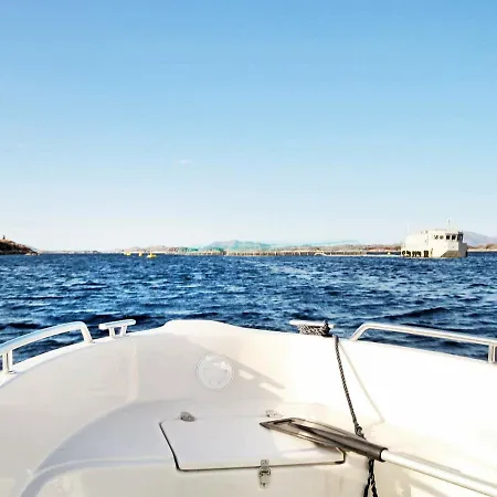 6 Person In Leirvik I Sogn-by Traum Bø