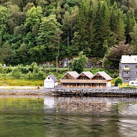 6 Person In Leirvik I Sogn-by Traum *