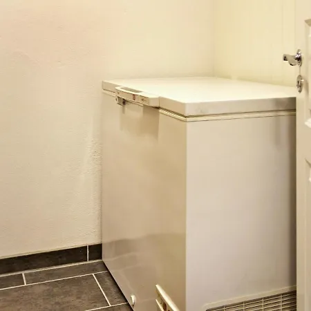 6 Person In Leirvik I Sogn-by Traum Bø