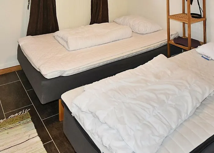 6 Person In Leirvik I Sogn-by Traum *