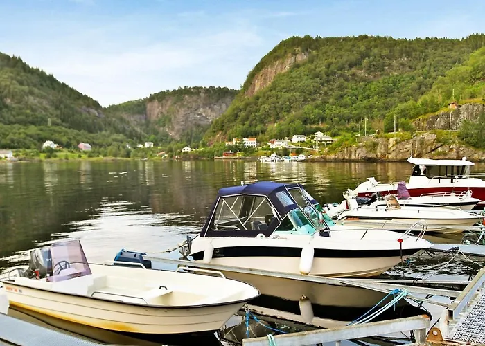 6 Person In Leirvik I Sogn-by Traum *